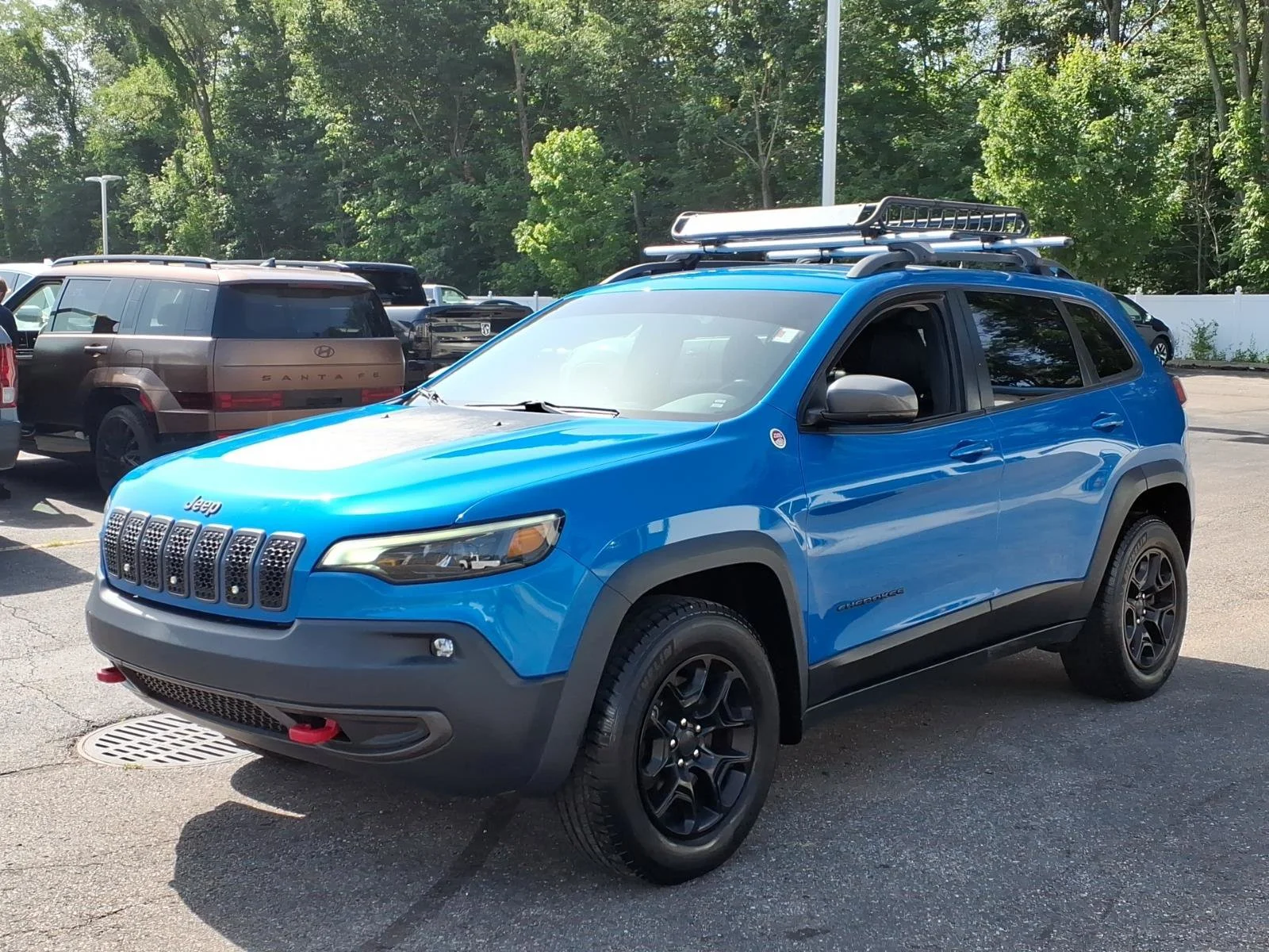 Used 2019 Hydro Blue Pearlcoat Jeep Trailhawk image 3