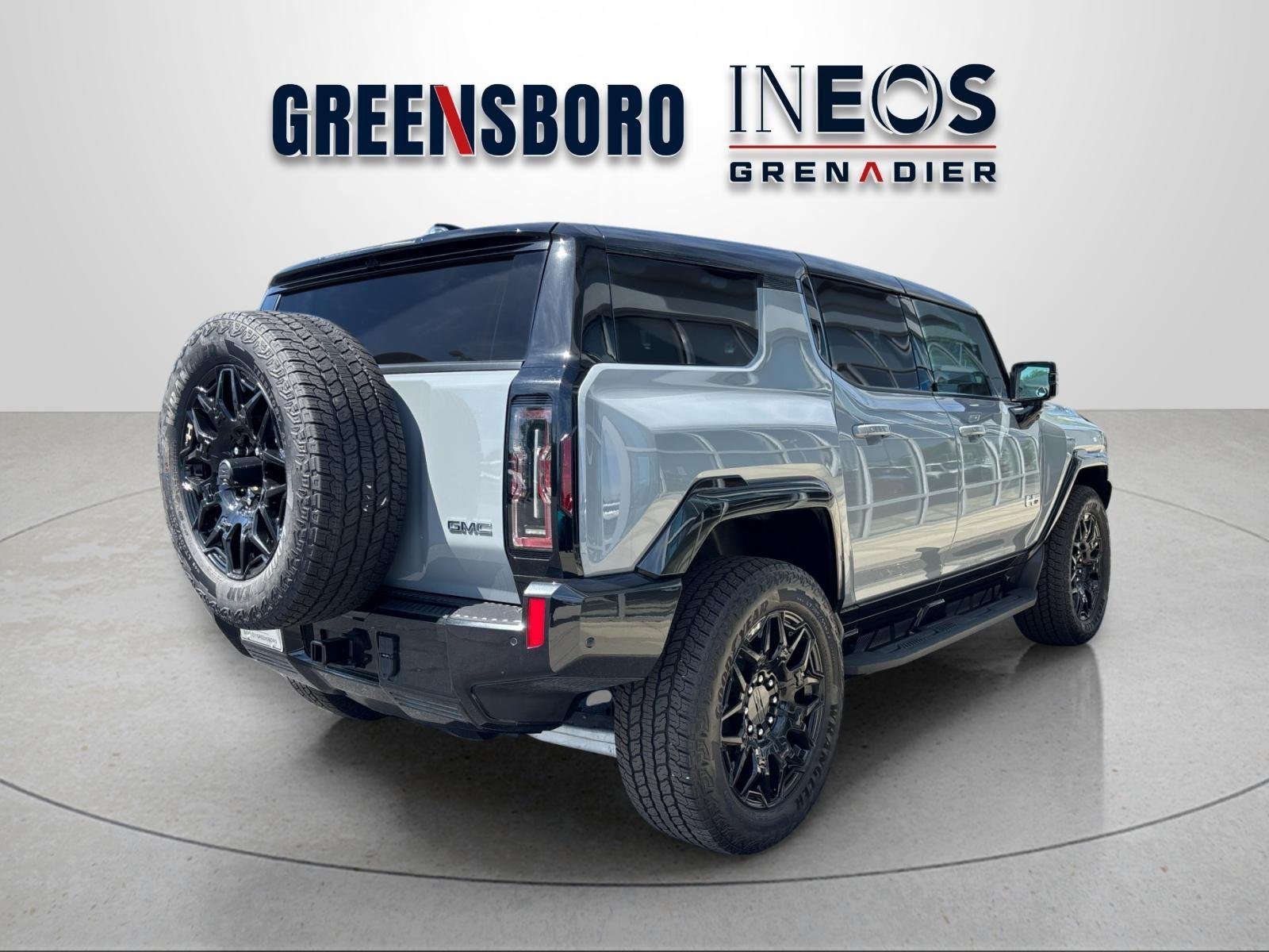 Used 2025 Interstellar White GMC 2X image 5