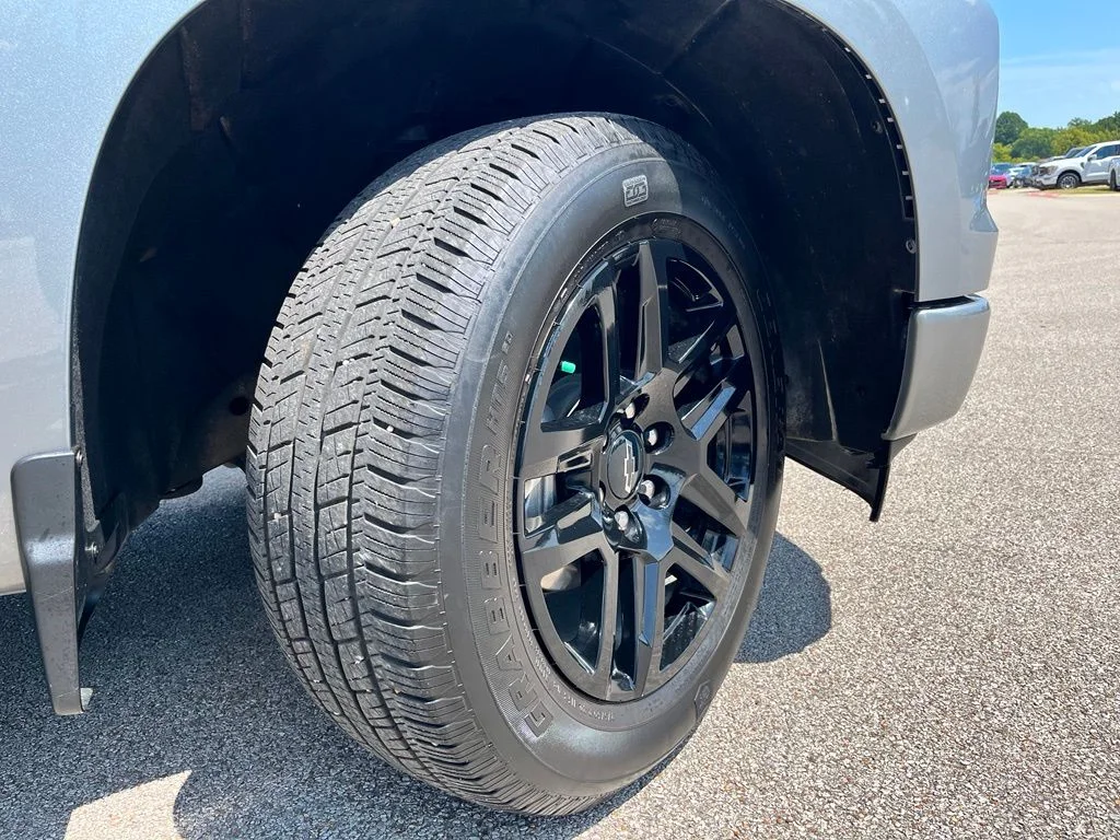 Used 2025 Gray Chevrolet Custom image 6