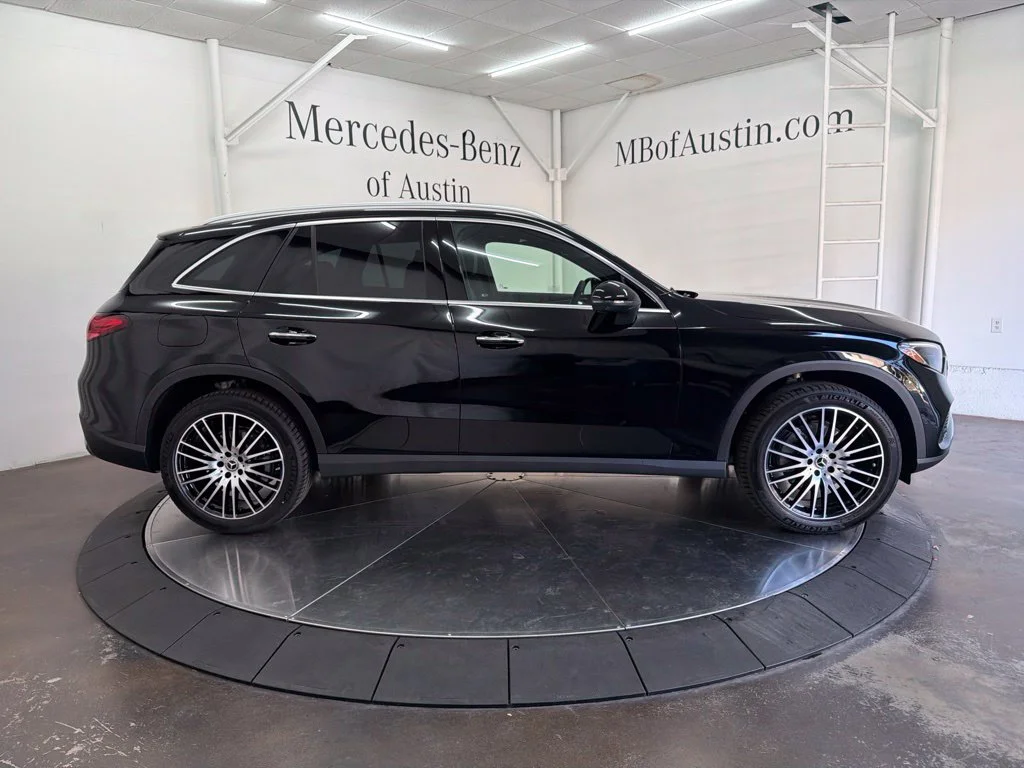 New 2027 Black Mercedes-Benz GLC 300 image 8