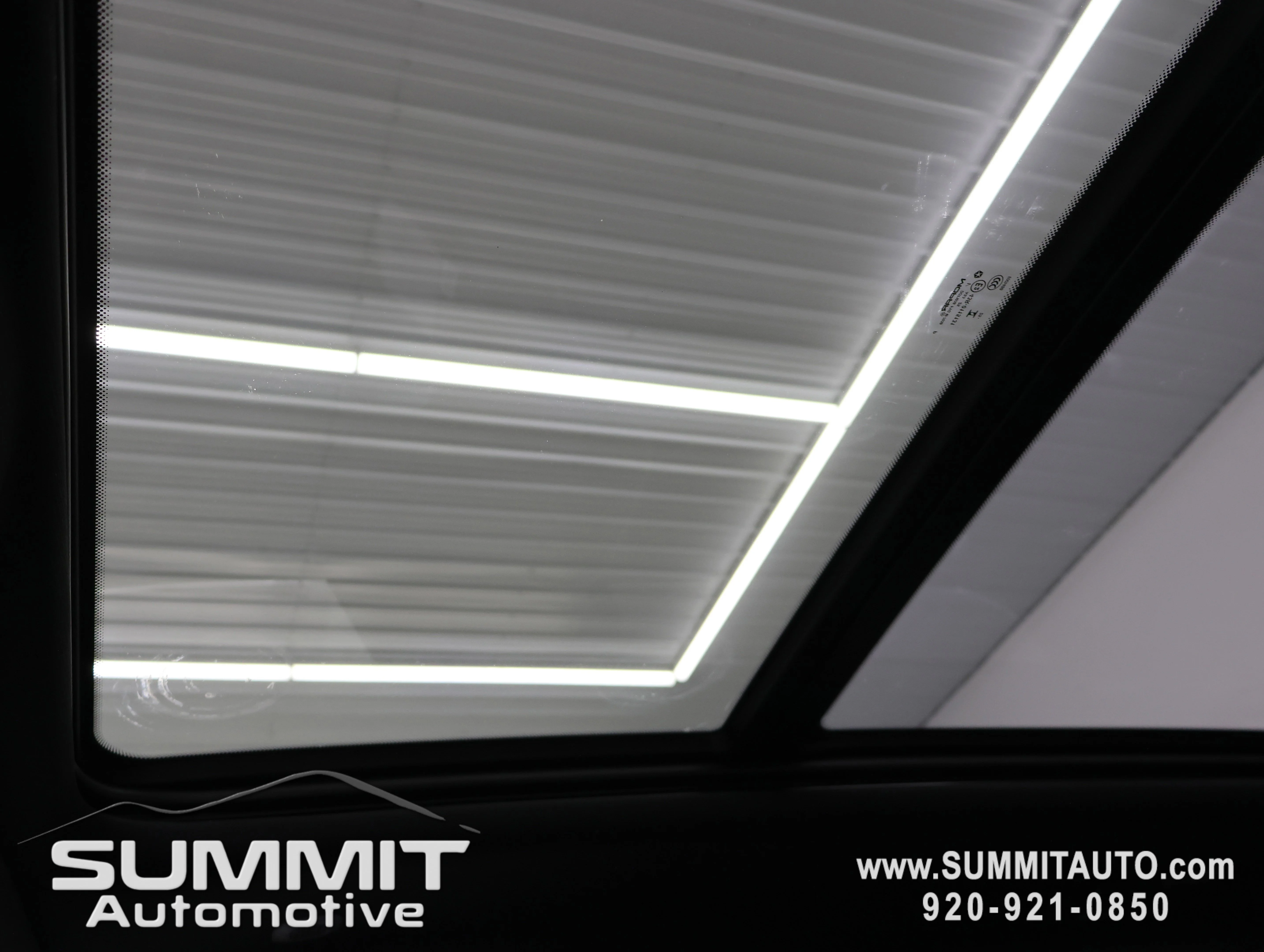 New 2026 Diamond Black Crystal Pearl-Coat Exterior Paint RAM Limited image 16