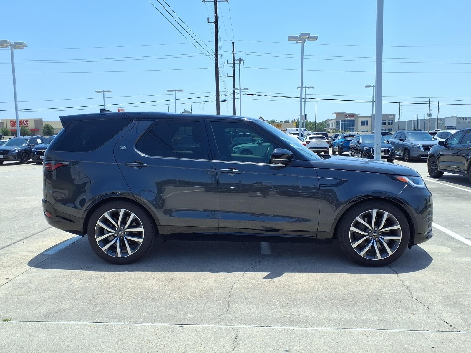 2024 Land Rover Discovery Dynamic SE  at HGreg Houston