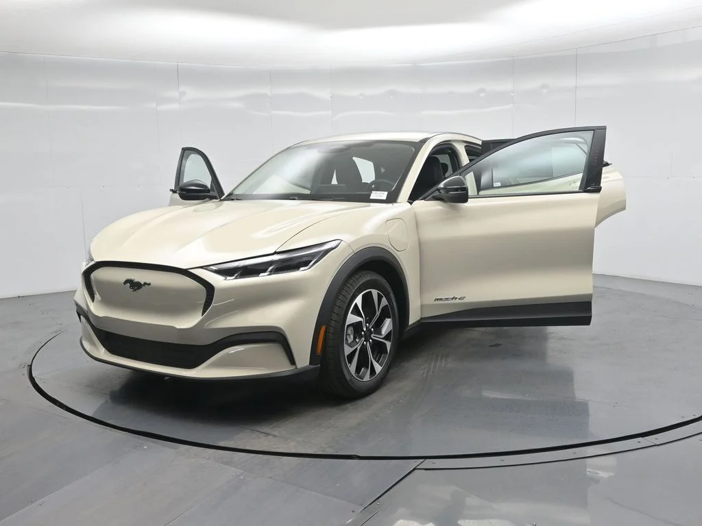 New 2026 Desert Sand Ford Select image 28