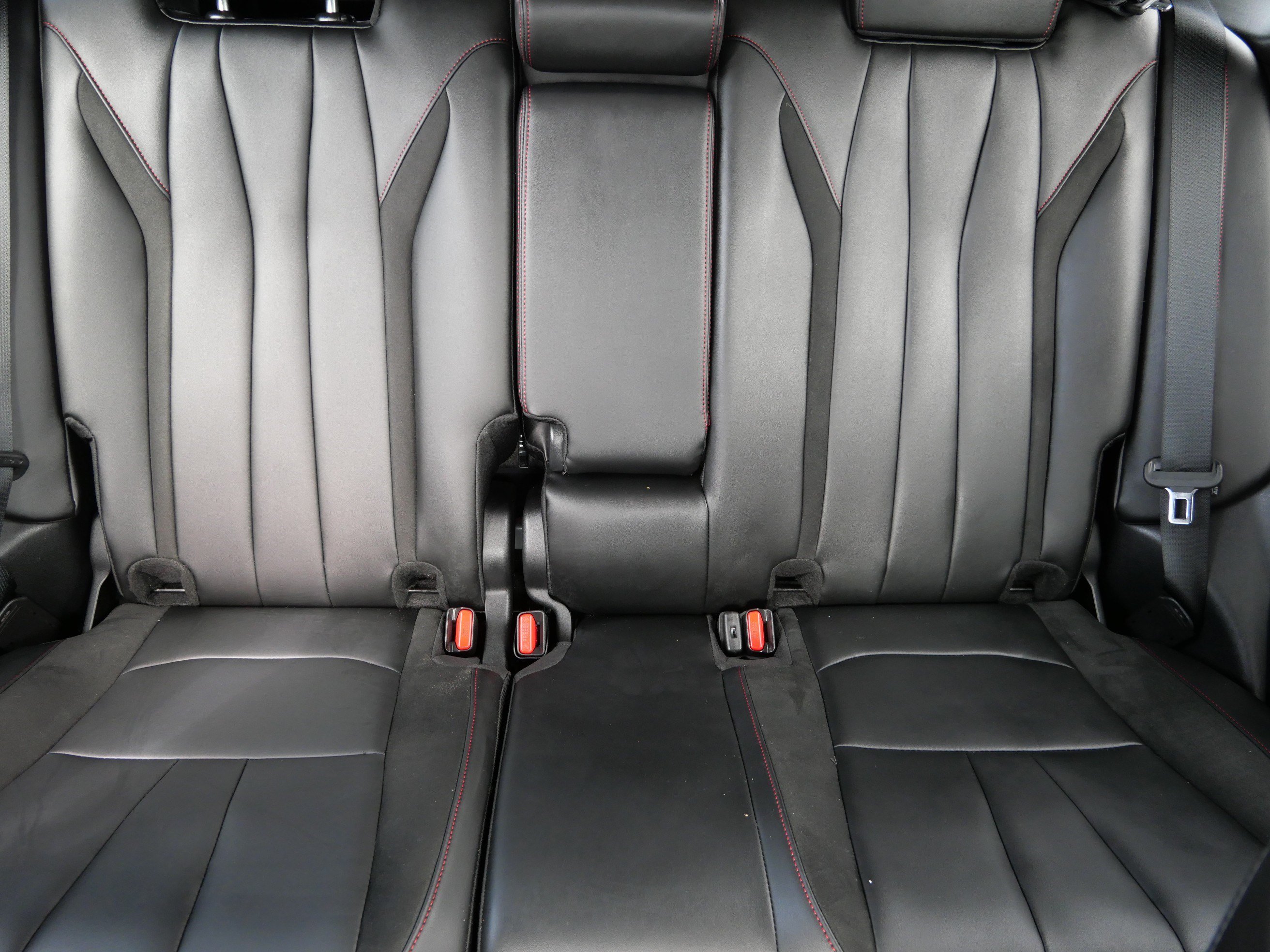 Used 2025 Solar Silver Metallic Acura w/A-Spec Advance Package image 13