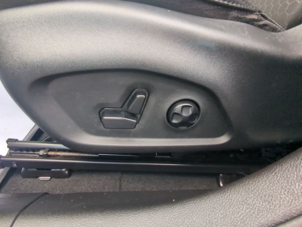 Used 2021 Blue Jeep Latitude image 12