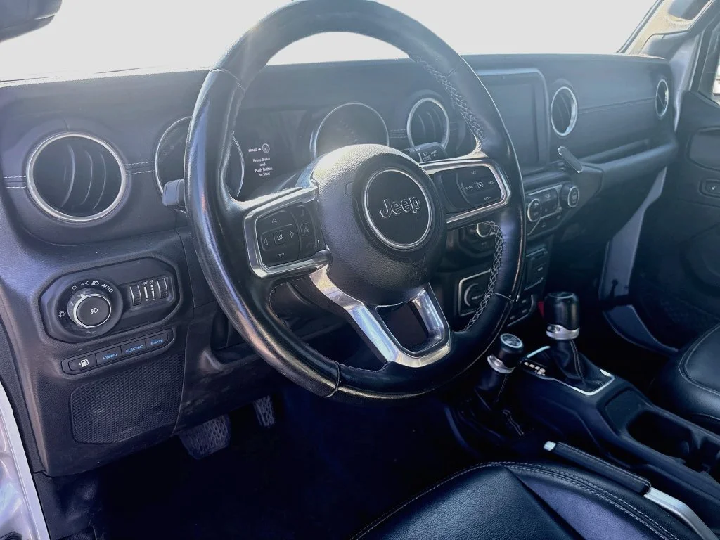 Used 2022 Silver Jeep Unlimited Sahara 4xe image 10