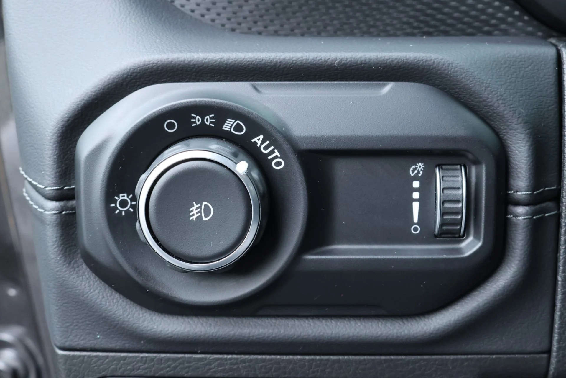 Used 2024 Gray Jeep Rubicon image 18