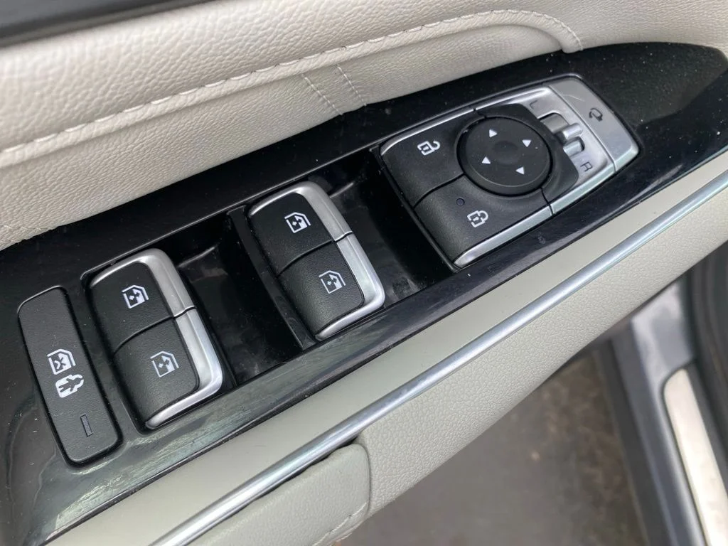 Used 2023 Silver Kia SX image 20
