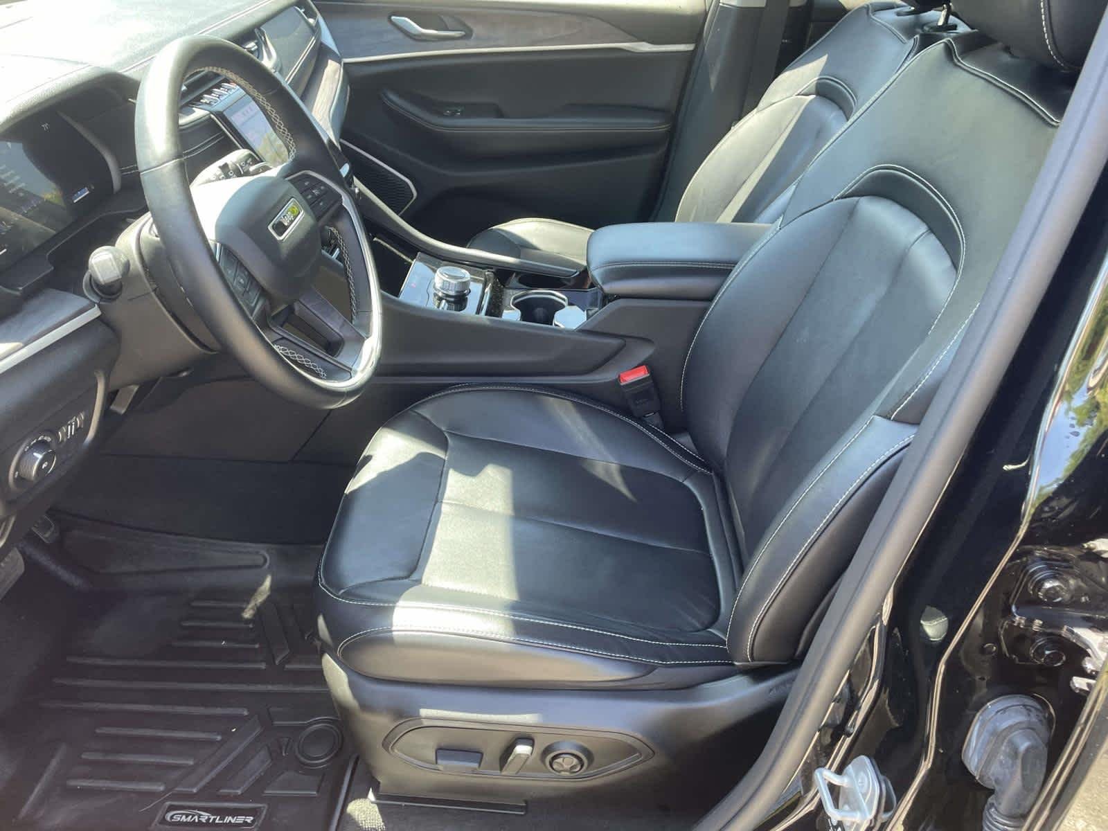 Used 2022 Diamond Black Crystal Pearlcoat Jeep Limited image 15