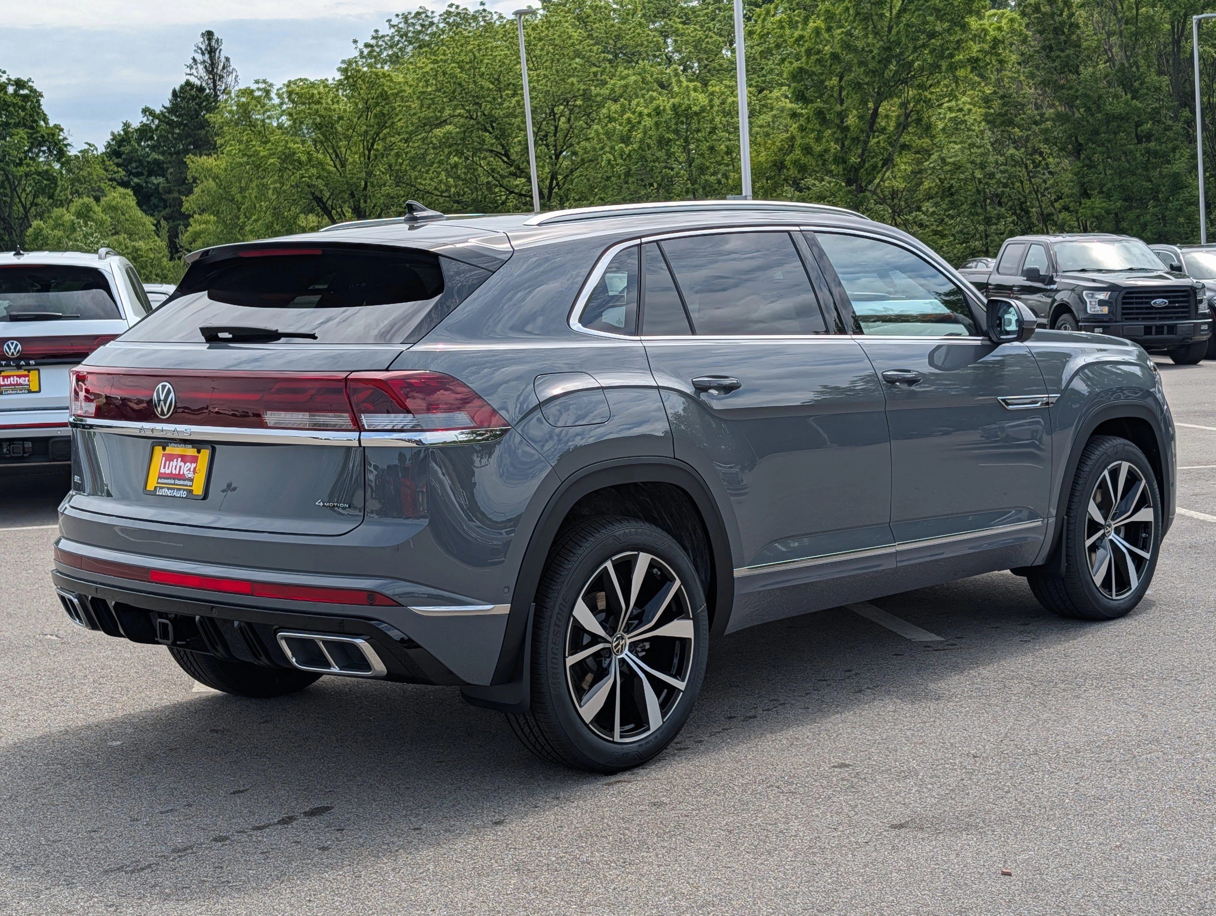 New 2026 Pure Gray Volkswagen 2.0T SEL Premium R-Line image 2