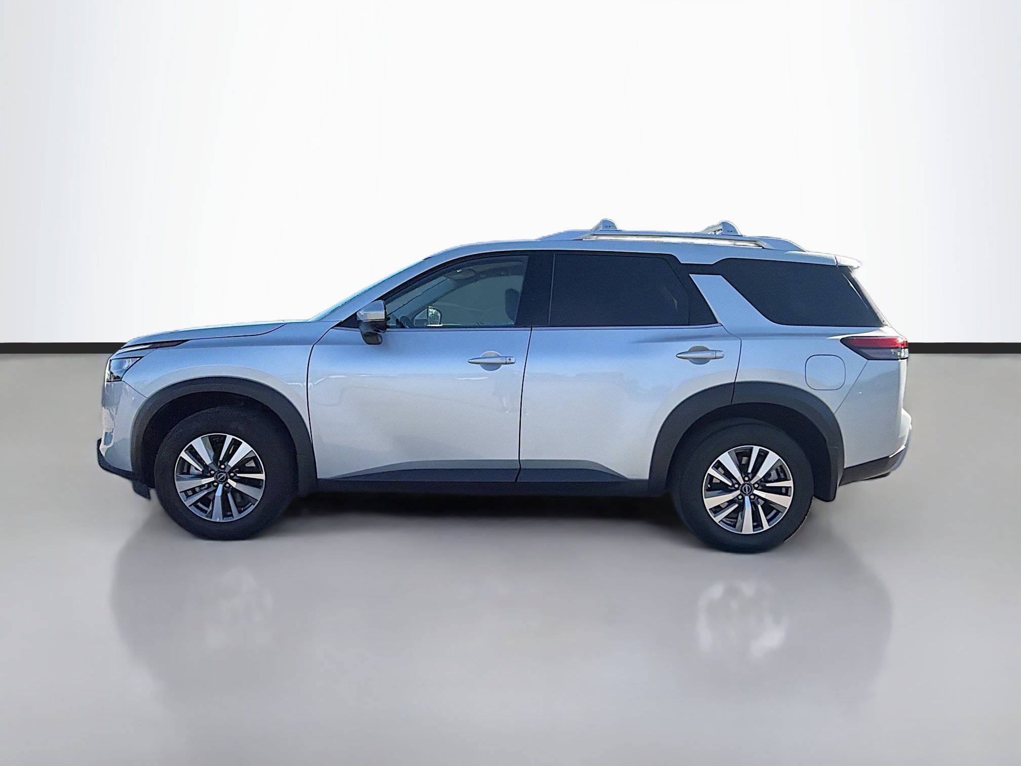 Used 2025 Brilliant Silver Metallic Nissan SL image 2