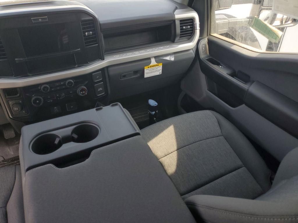 New 2025 Oxford White Ford F-550® XL image 27
