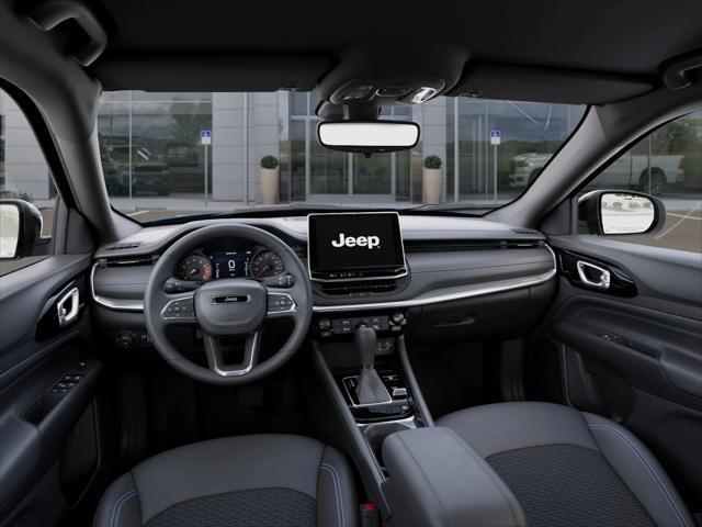 New 2026 Hydro Blue Pearl-Coat Exterior Paint Jeep Latitude image 40