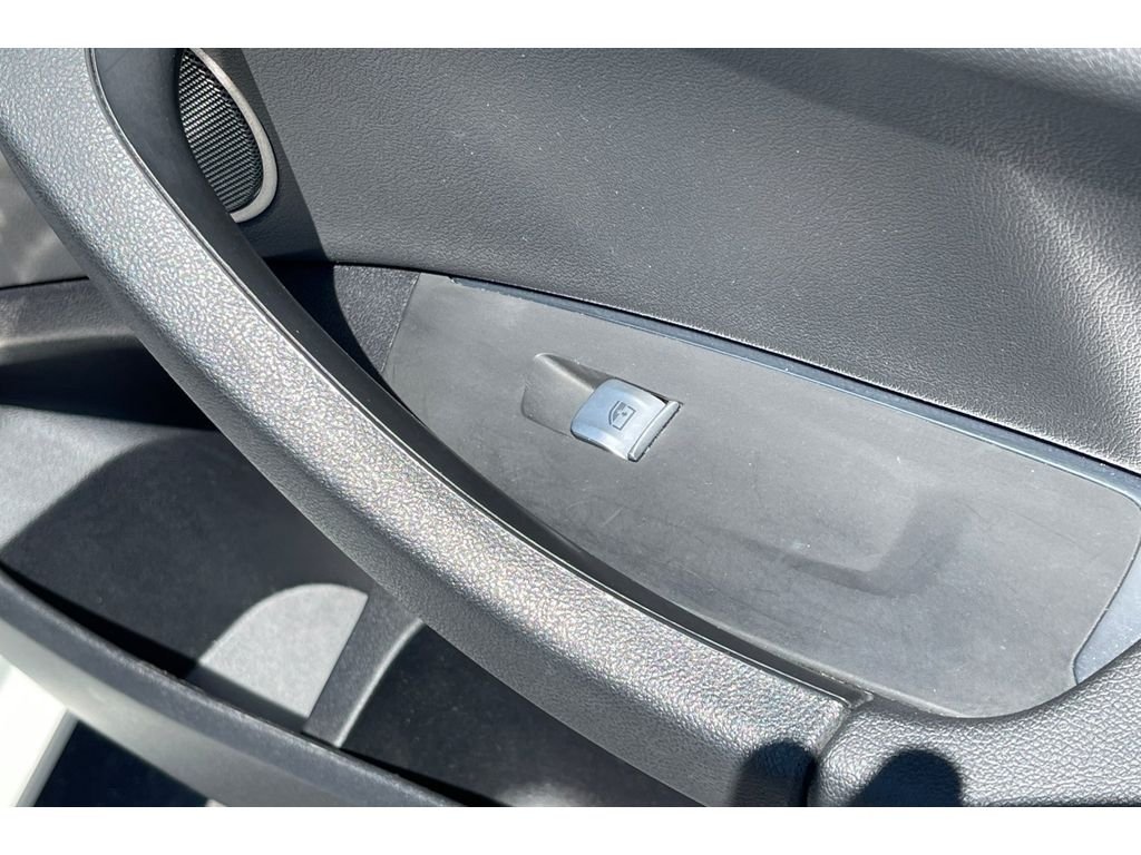 Used 2021 Alpine White BMW M40i image 23