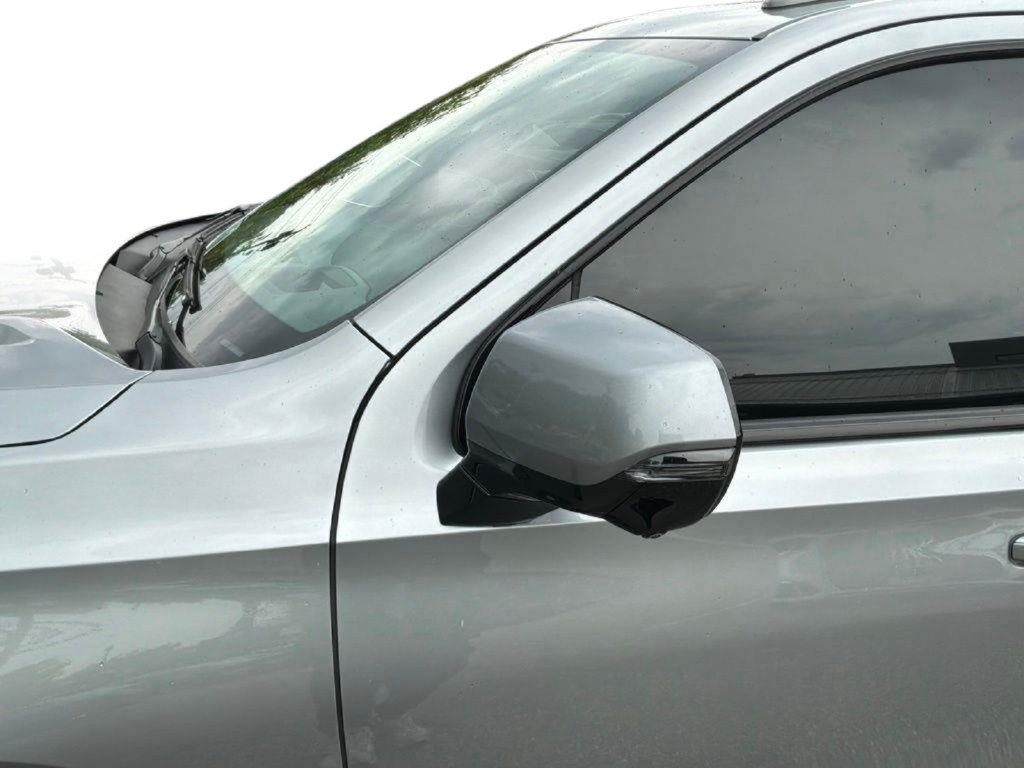 Used 2024 Silver Cadillac V-Series image 23