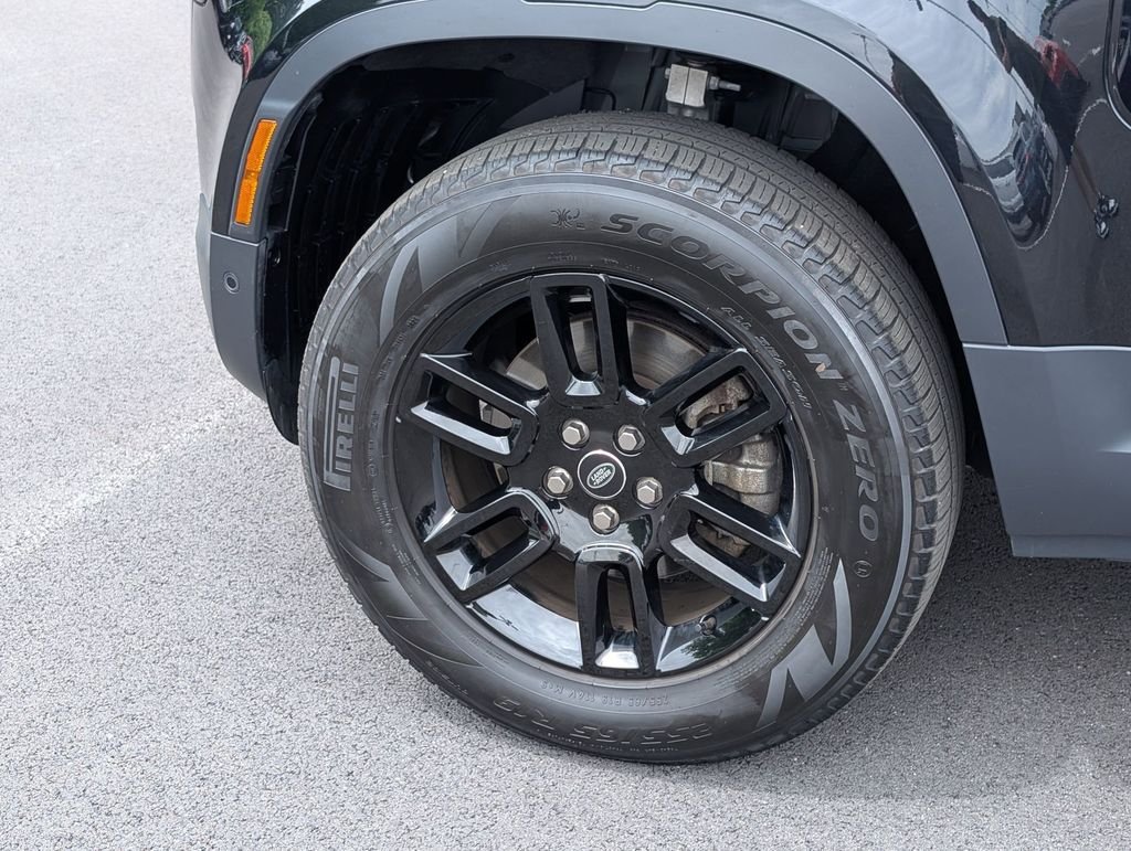 Used 2025 Black Land Rover S image 25