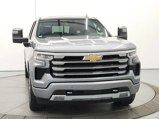 Used 2024 Gray Chevrolet High Country image 2