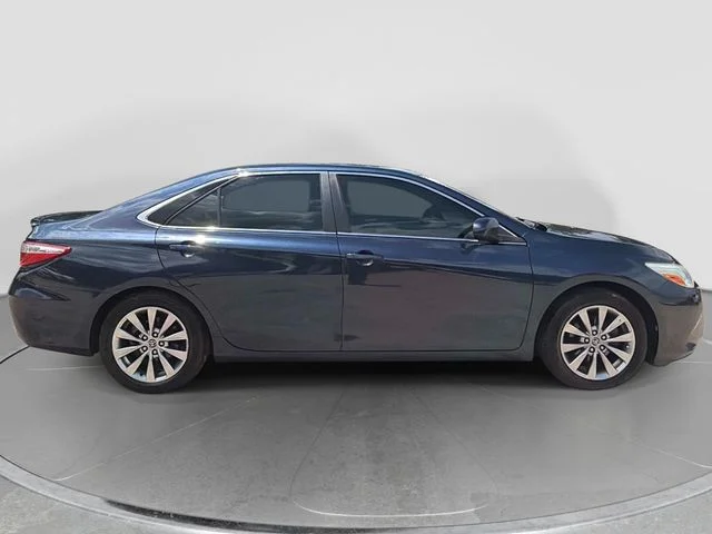 Used 2015 Toyota Camry XLE with VIN 4T1BK1FK7FU563867 for sale in Jefferson City, MO