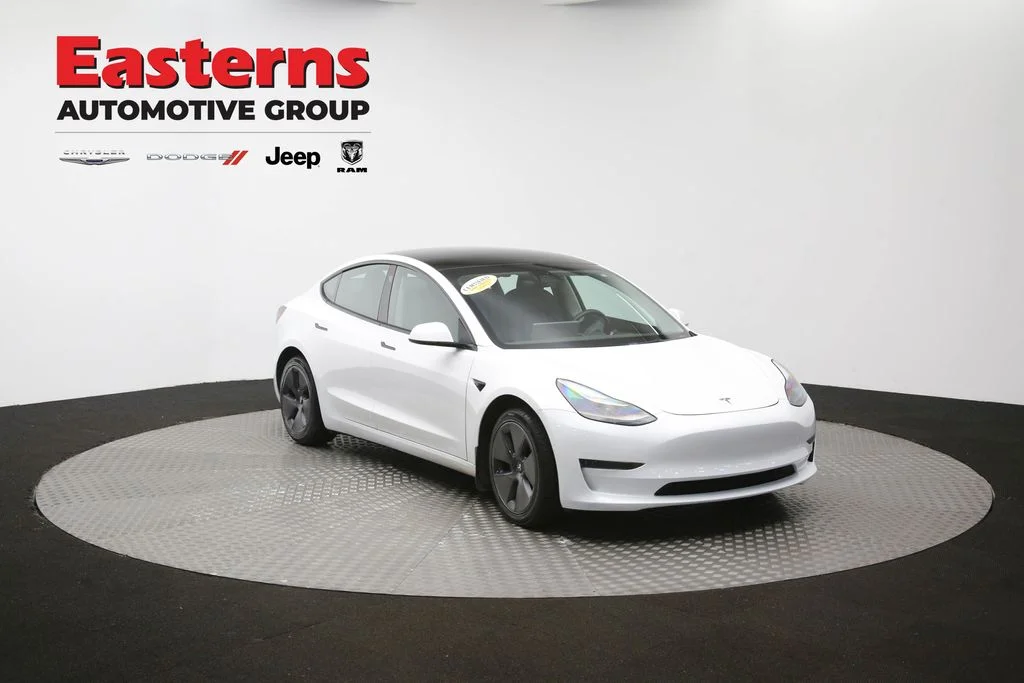 Used 2021 White Tesla Standard Range Plus image 44