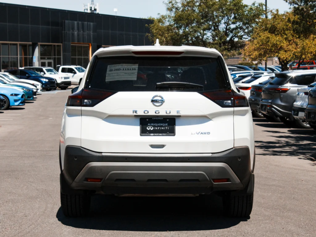 Used 2021 Pearl White Tricoat Nissan SV image 6