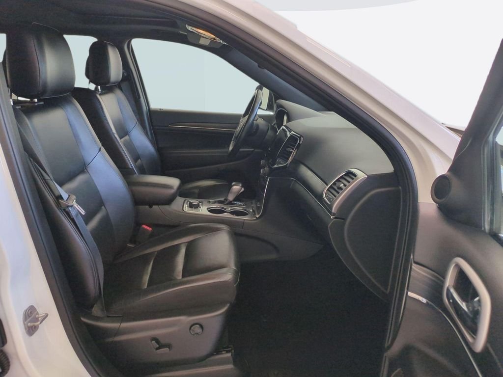 Used 2020 Bright White Clearcoat Jeep Limited image 27