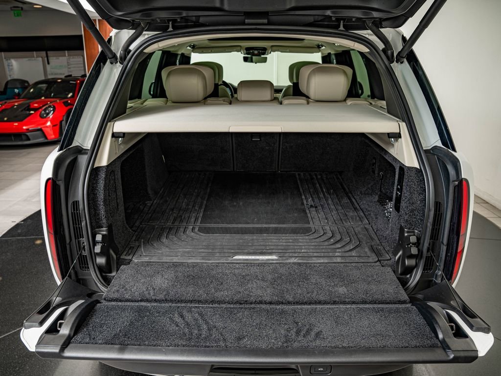 Used 2025 Fuji White Land Rover Autobiography image 40