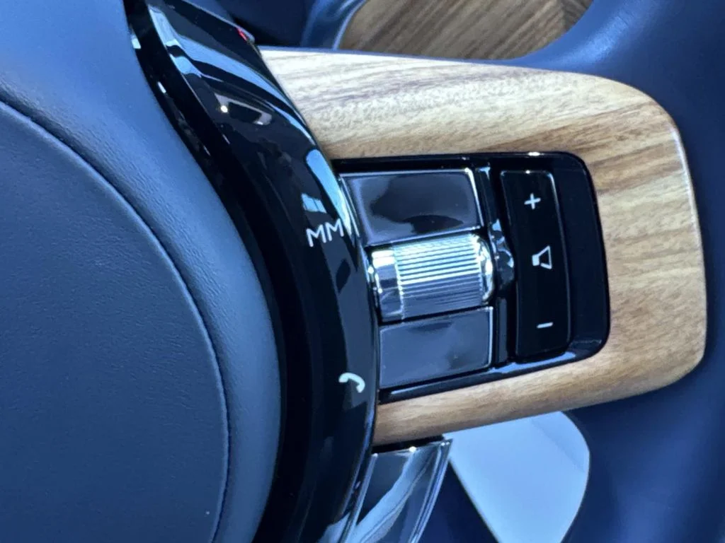 Used 2021 Blue Rolls-Royce  image 28