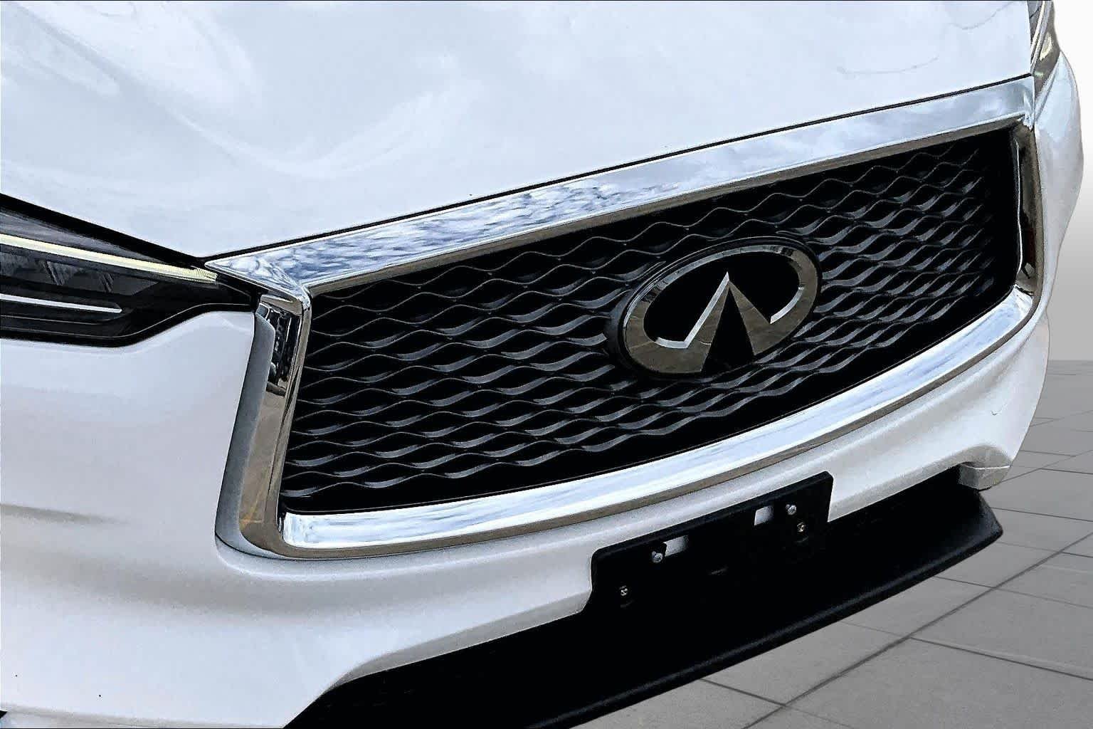Used 2023 Lunar White INFINITI LUXE image 30