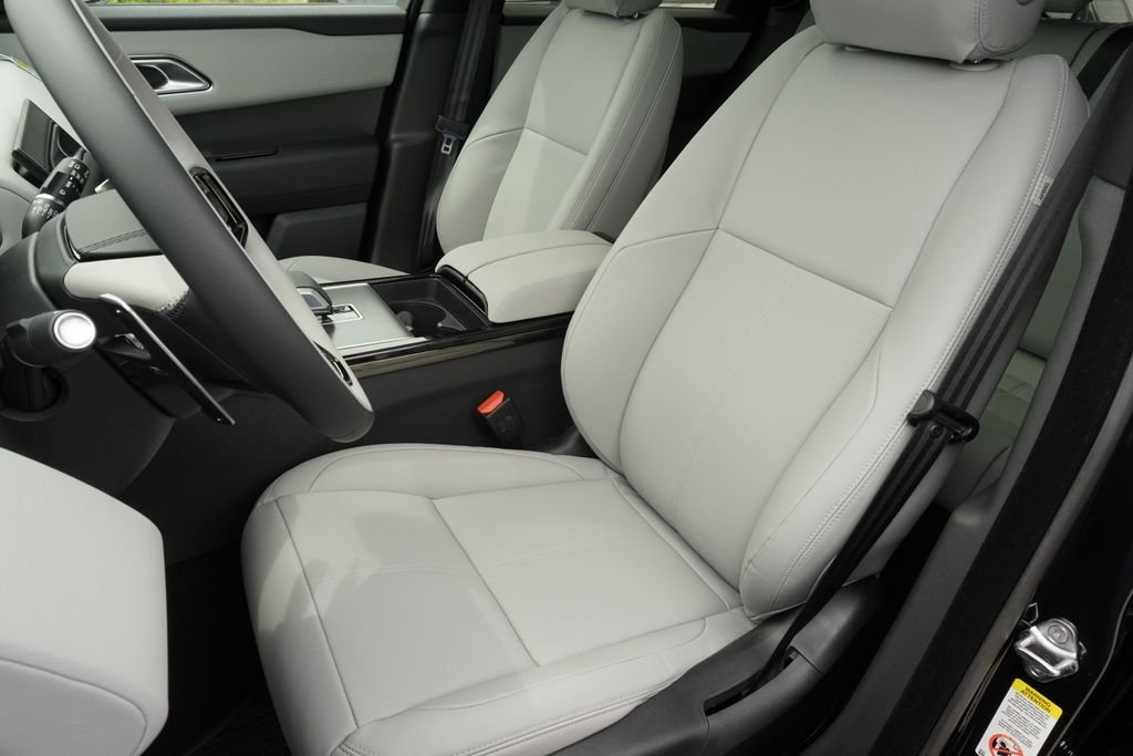 New 2026 Santorini Black Land Rover S image 20