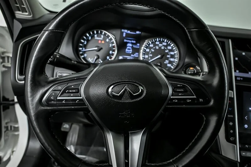 Used 2020 Majestic White INFINITI 3.0T Luxe image 24