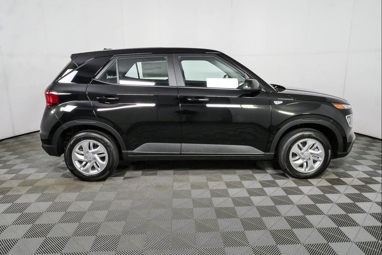 New 2026 Onyx Black Hyundai SE image 37