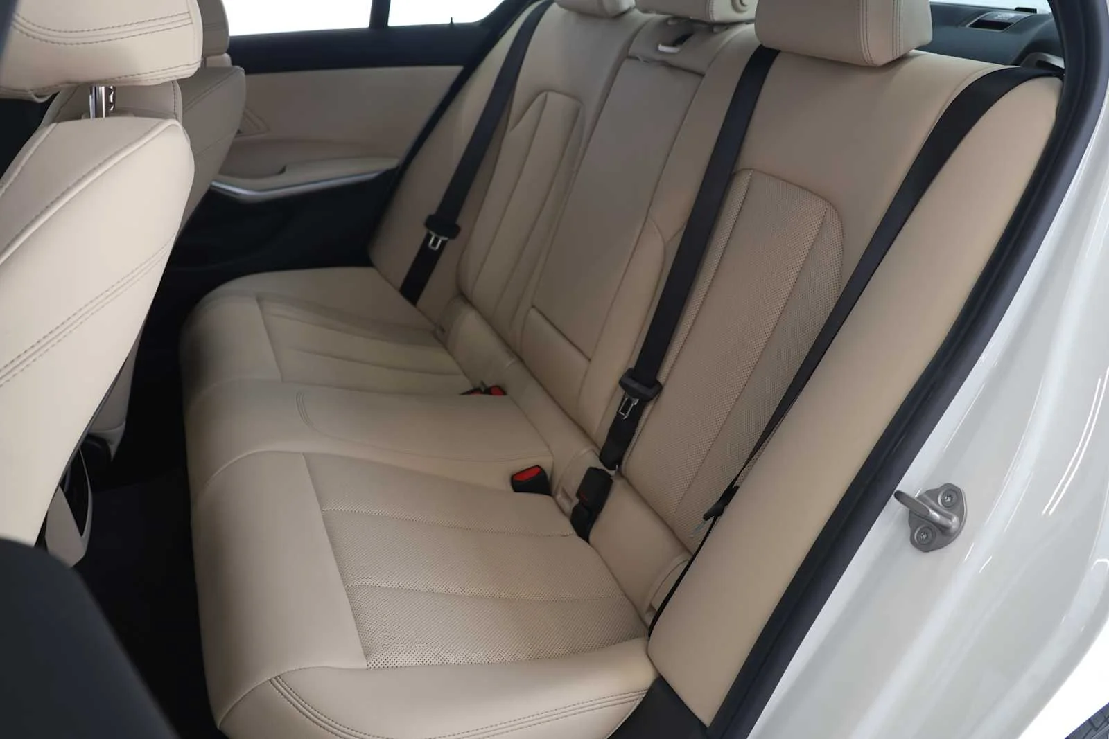 Certified Used 2026 Alpine White BMW 330i NA image 22