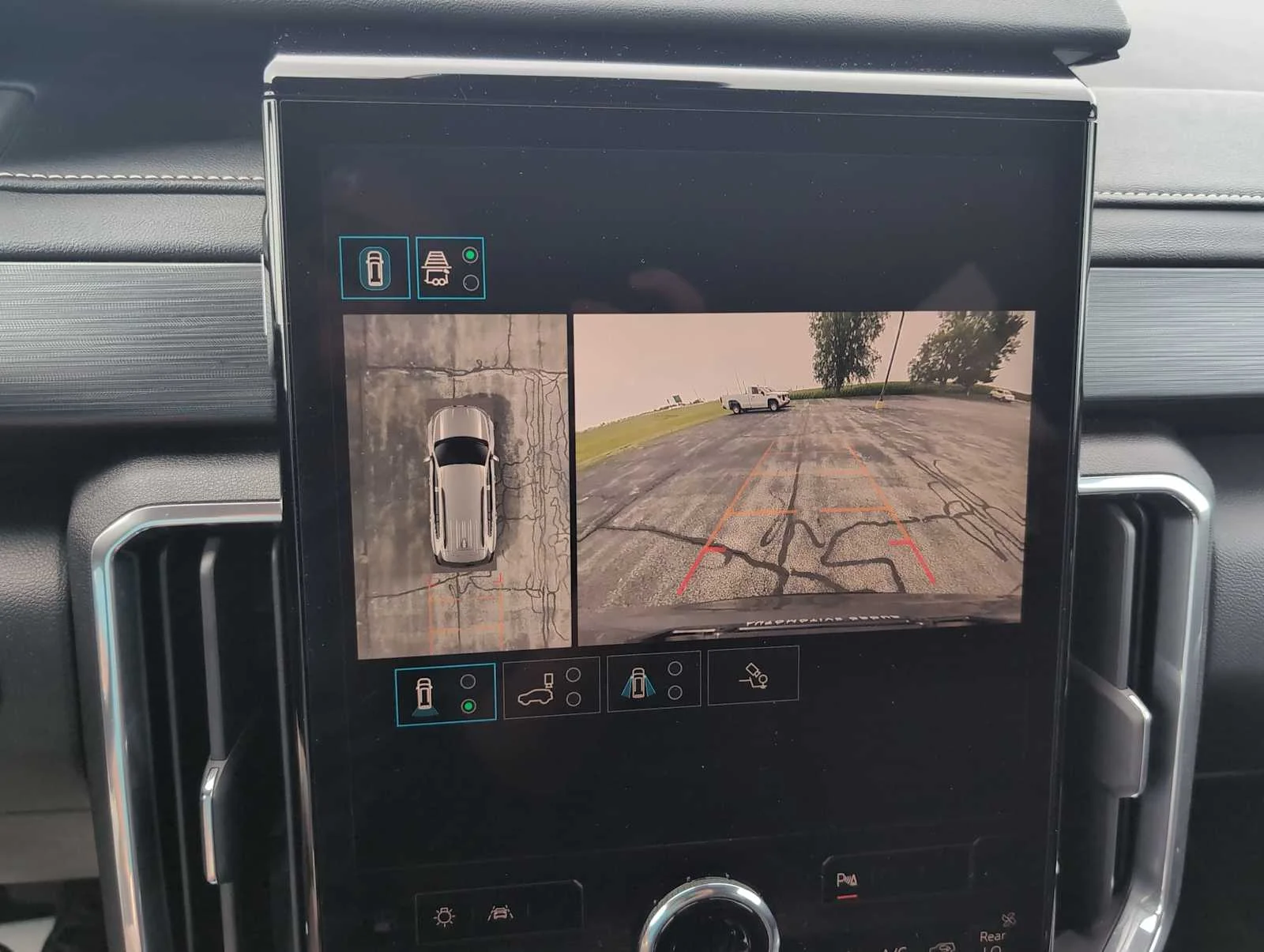 2025 GMC Acadia Elevation - Photo 15