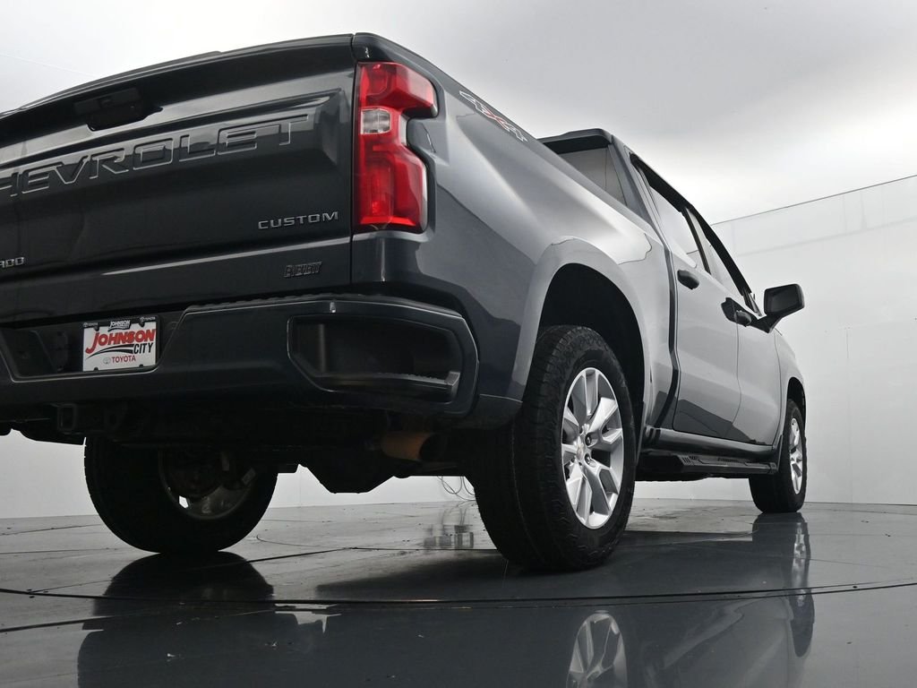Used 2021 Gray Chevrolet Custom image 34