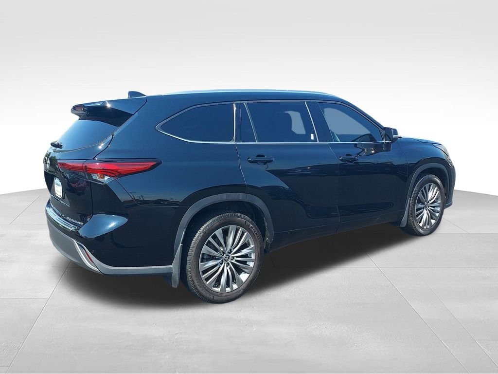Used 2021 Black Toyota Platinum image 5