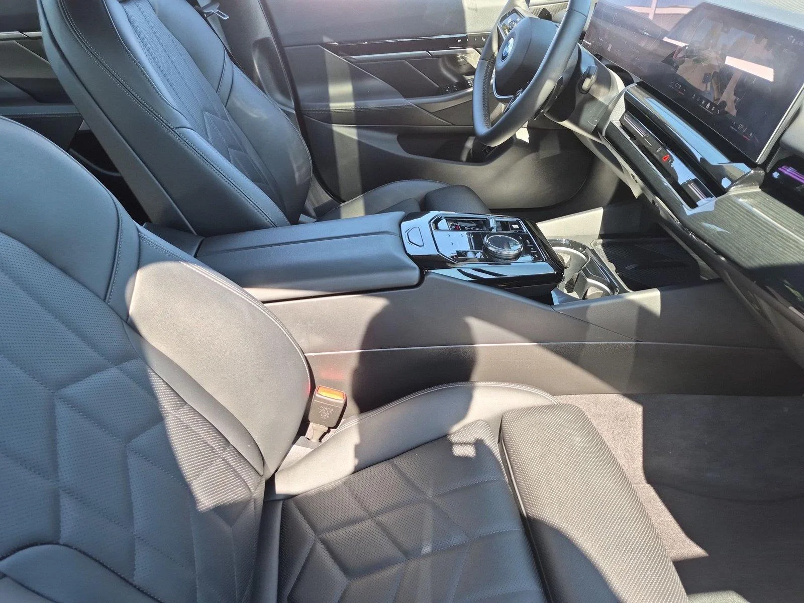 Used 2026 Black Sapphire Metallic BMW 530i image 34