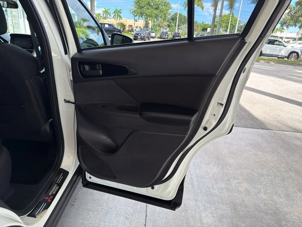 Used 2020 White Mitsubishi ES image 24