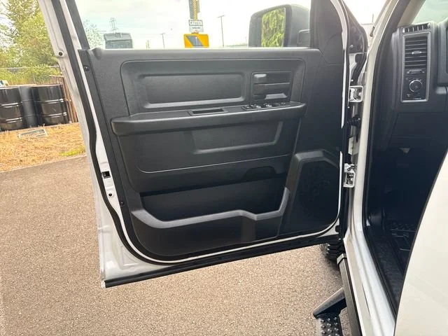 Used 2018 Bright White Clearcoat Ram Express image 17