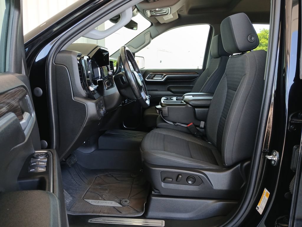 Used 2022 Black Chevrolet LT image 20