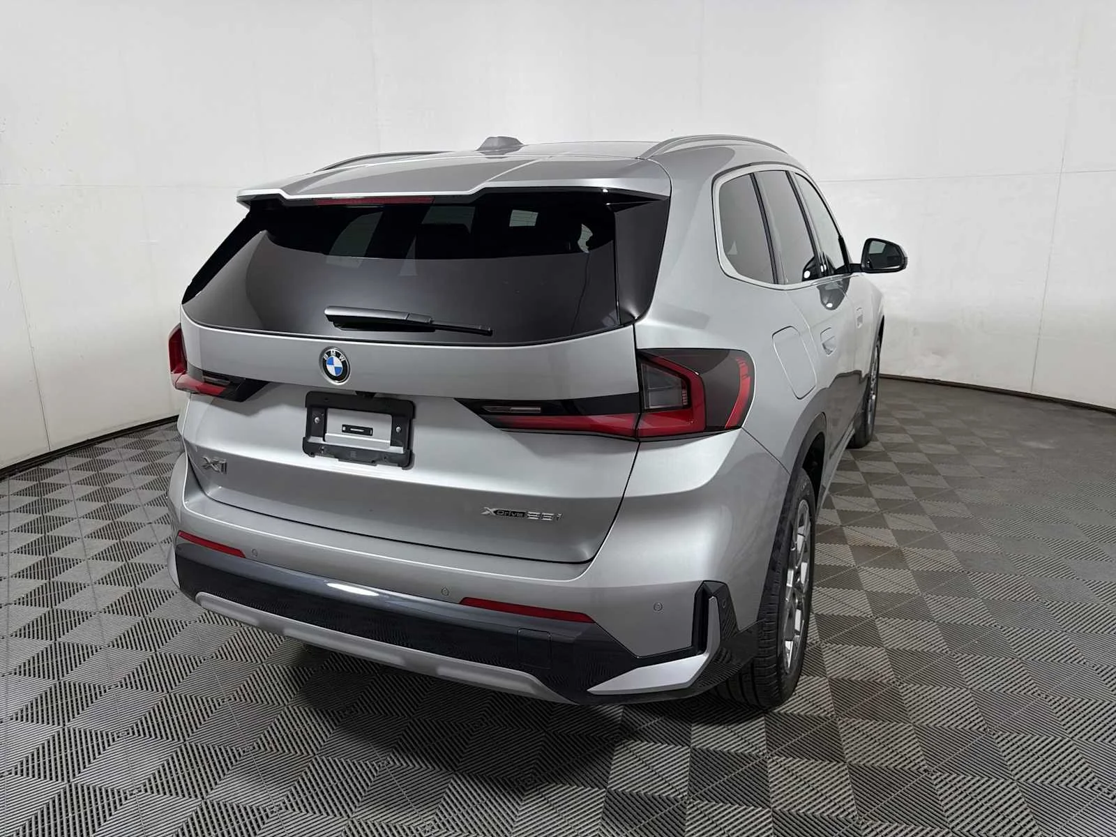 2026 BMW X1 28i - Photo 6