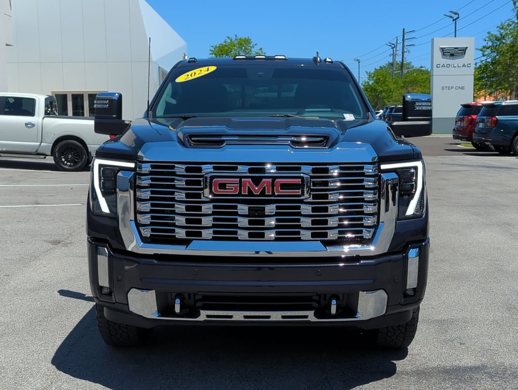 Used 2024 Silver GMC Denali image 9