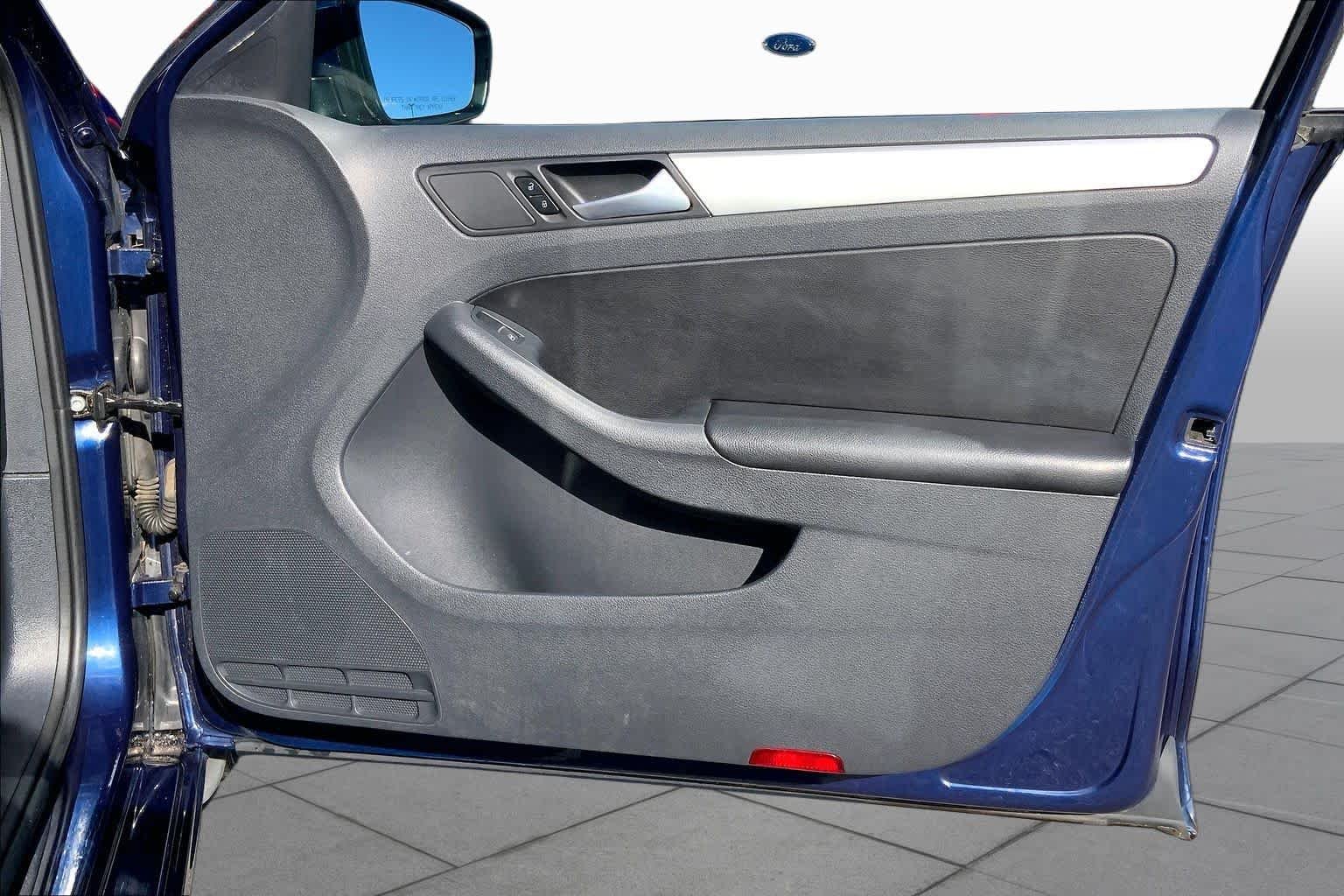 Used 2013 Tempest Blue Metallic Volkswagen SE image 23