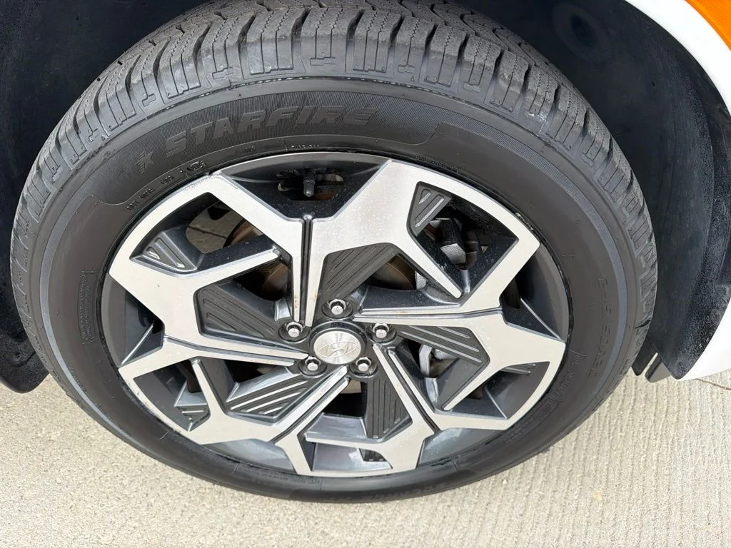Used 2021 White Hyundai Calligraphy image 10