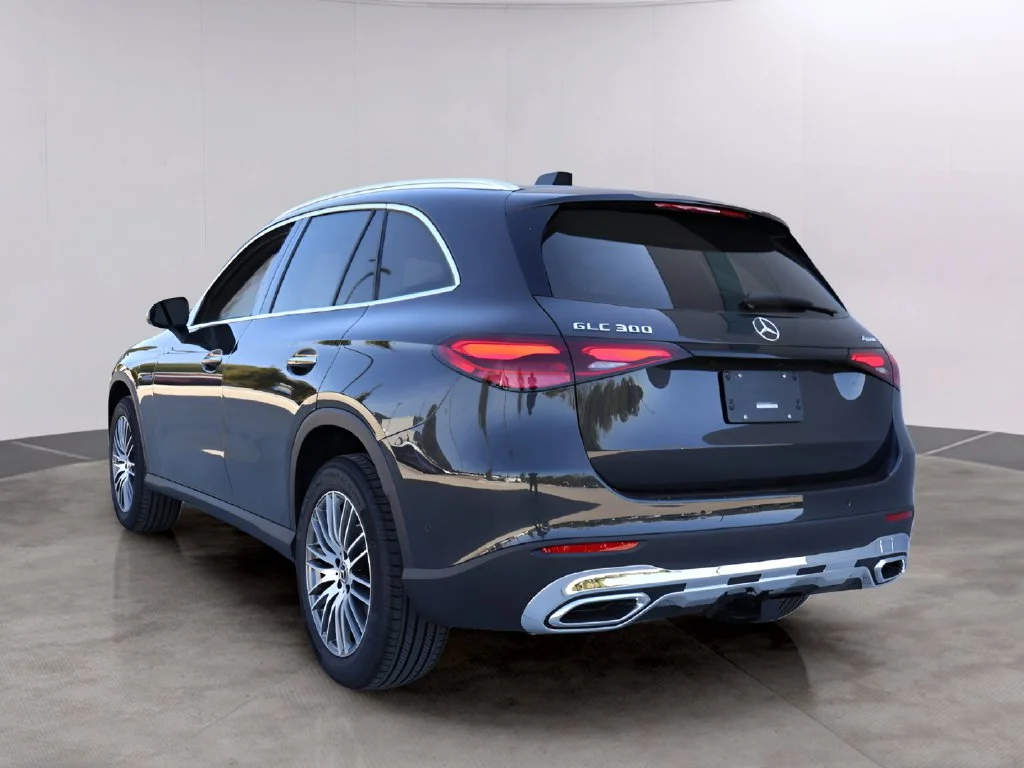 New 2027 Grey831 Mercedes-Benz GLC 300 image 2