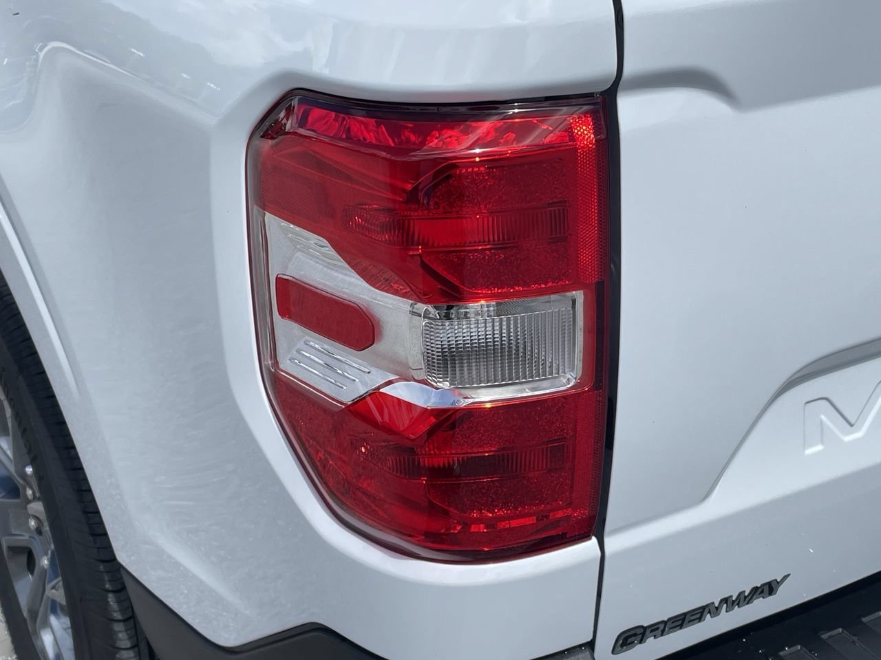 New 2026 Oxford White Ford XLT image 7