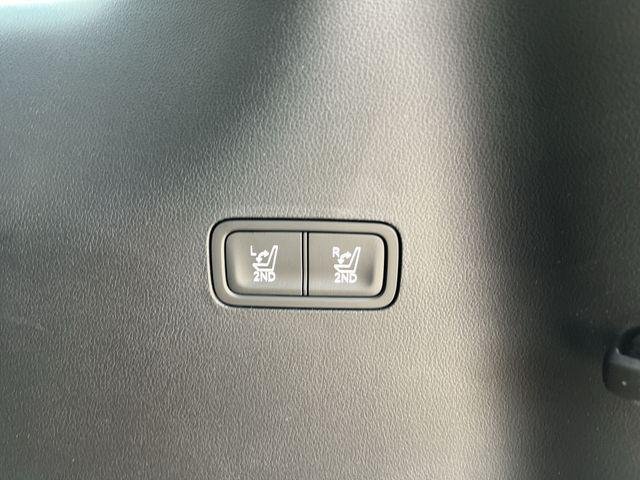 New 2026 White Hyundai Limited FWD image 39
