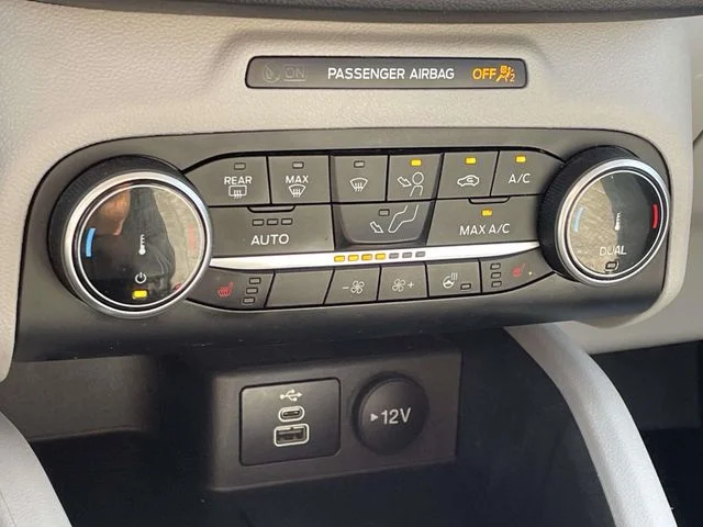 Used 2024 Black Metallic Ford Active image 28