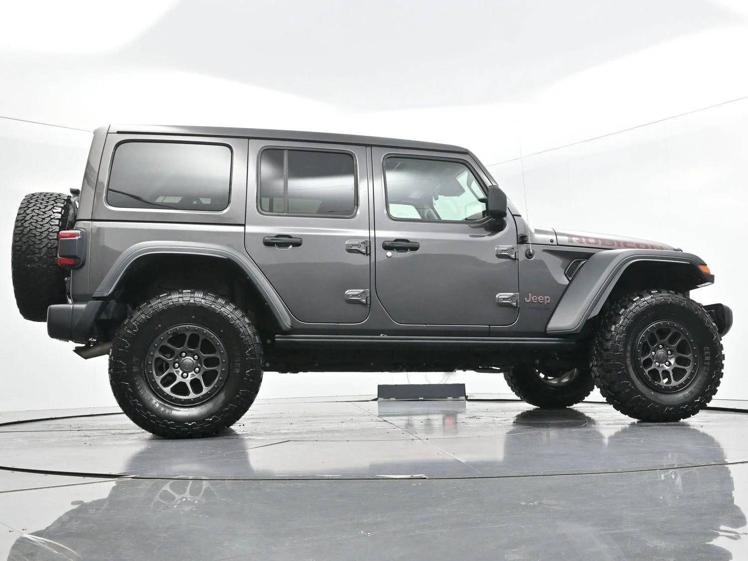 Used 2022 Granite Crystal Metallic Clearcoat Jeep Unlimited Rubicon image 53