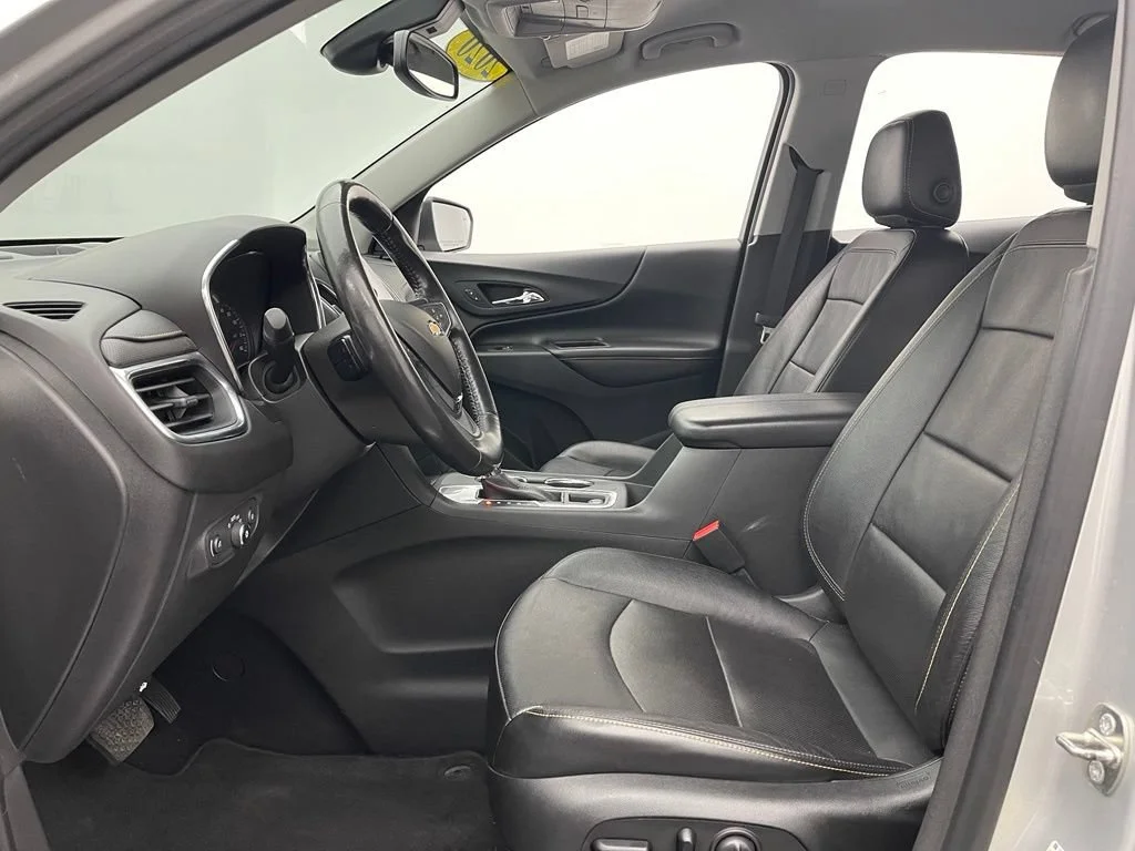 Used 2020 SILVER ICE METALLIC Chevrolet Premier image 18