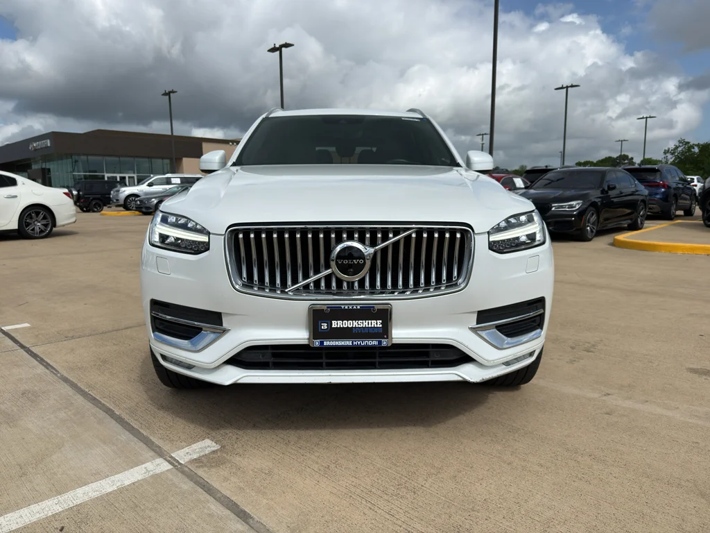 Used 2020 Crystal White Metallic Volvo Inscription image 2